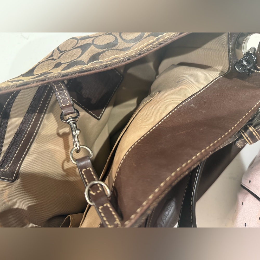 Coach large Signature Canvas Shoulder Bag dark brown jacquard with leather trim. - Picture 5 of 8